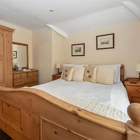 Holiday home Holly-garth